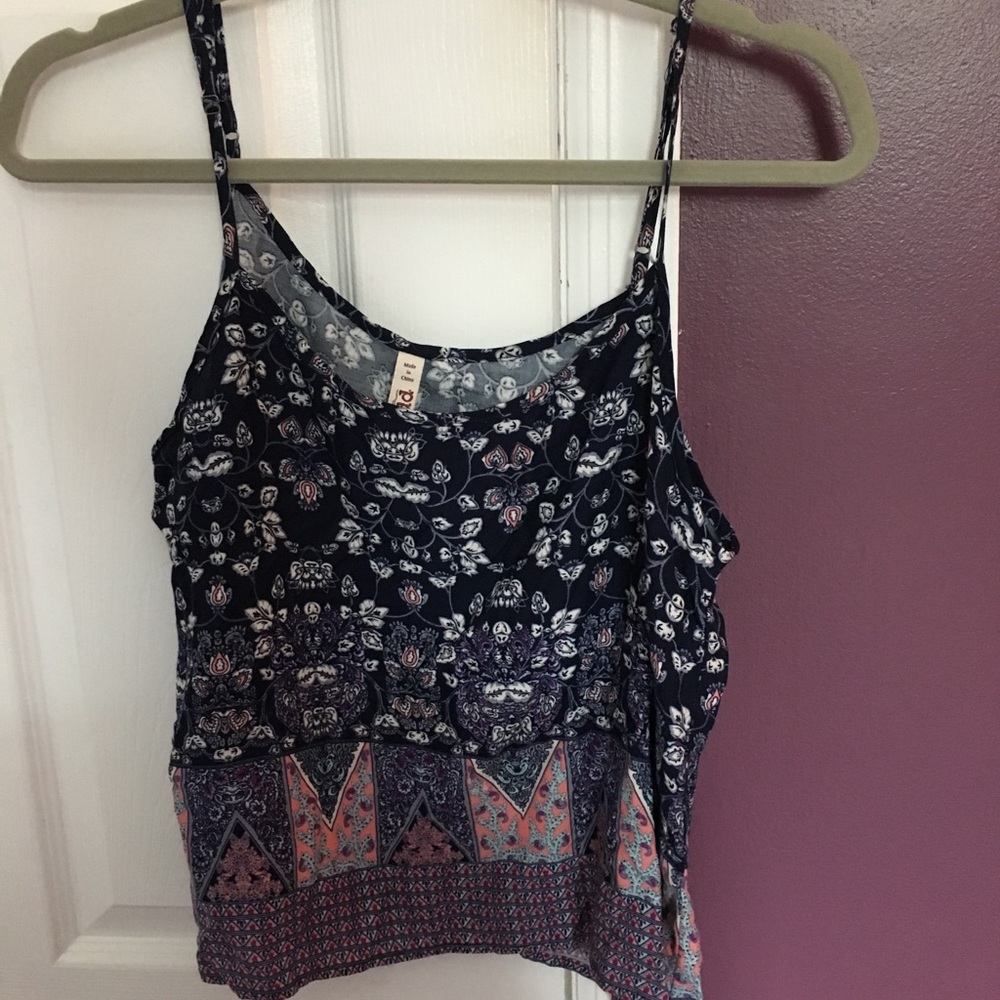 Multicolor tank